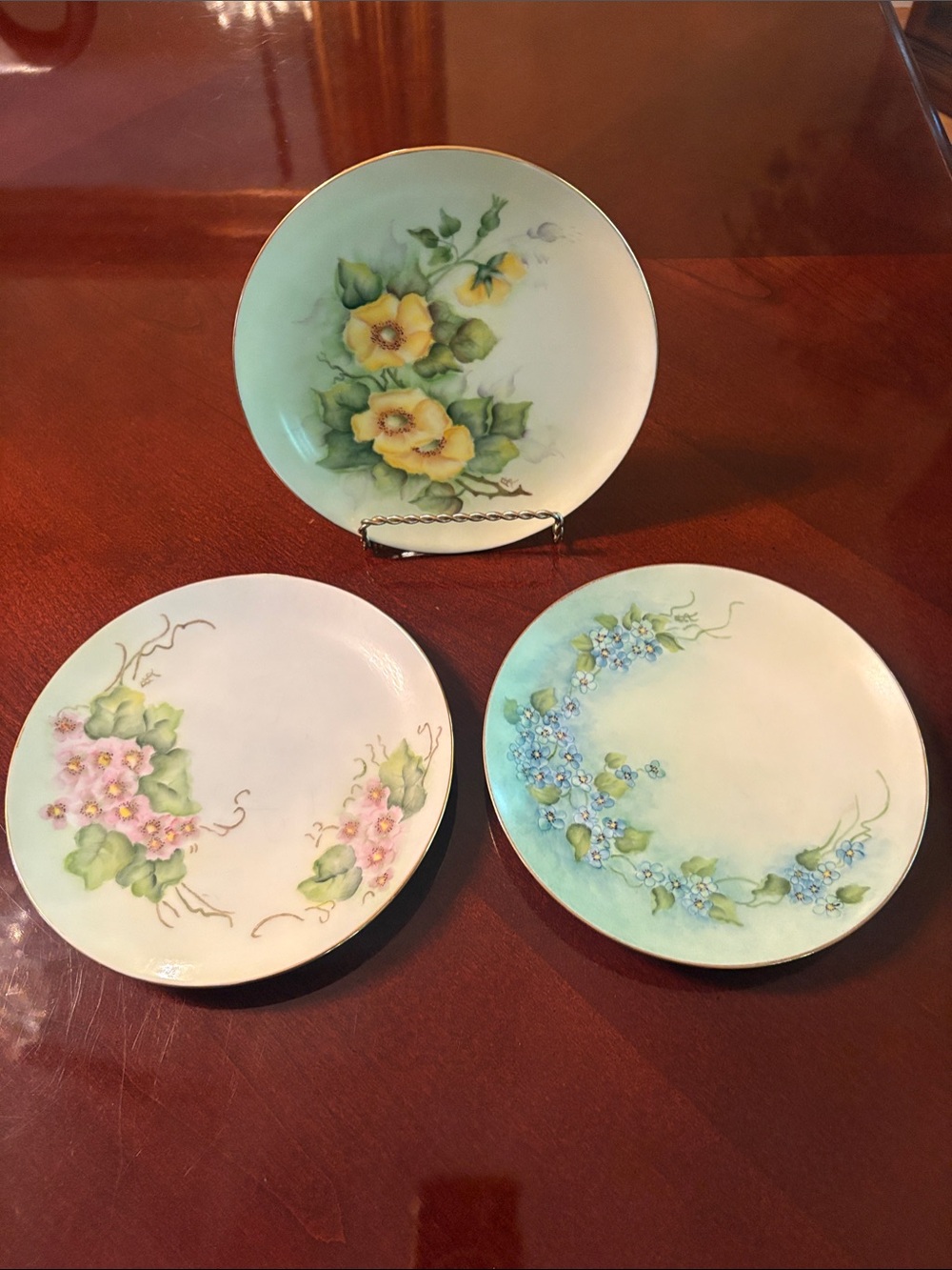 Hand-Painted Floral Decorativel  Plate salad or dessert 7”
